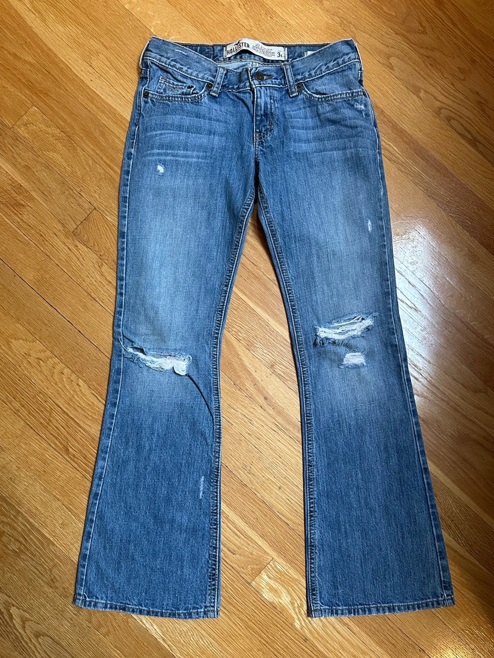 Hollister Women’s Size 3S Distressed Flare Jeans Vintage
